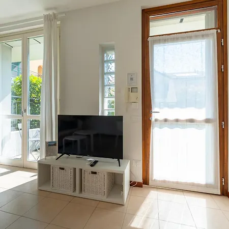 Breva Apartment *